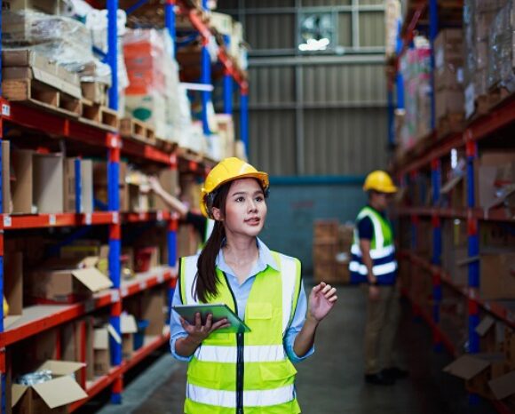 Mangel an Rohstoffen, Bauteilen und Brexit führen zu mehr Lagerhaltung sowie einem starken Fokus auf einheimische/nationale Zulieferer