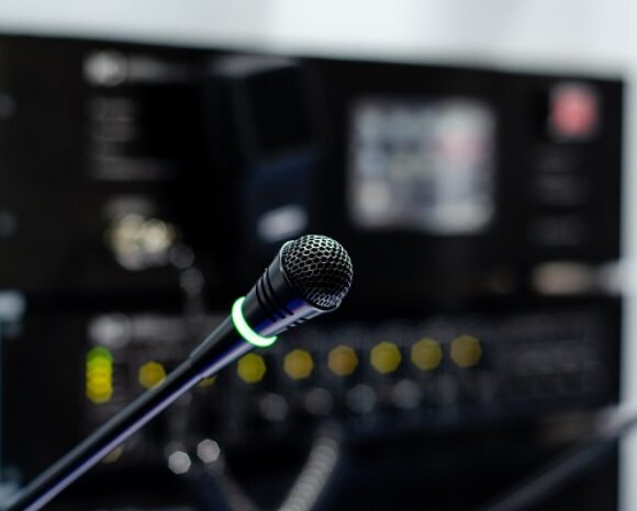 Emergency call center. Radio communication service and emergency calls