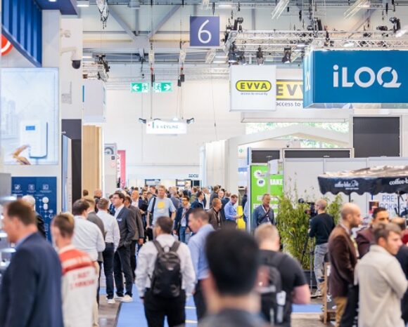 Auf der Security Essen präsentieren vom 20. bis 23. September 2022 Aussteller aus 36 Nationen ihre Innovationen aus den Bereichen „Dienstleistungen“; „Zutritt, Mechatronik, Mechanik und Systeme“; „Perimeter“; „Video“, „Brand, Einbruch und Systeme“ sowie „Digital Networking Security“.