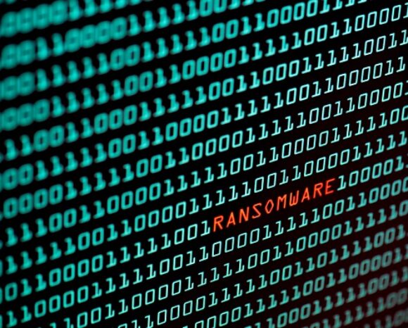 Ransomware-Text und Binärcode-Konzept