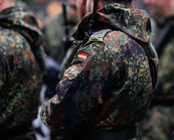 Bundeswehrsoldat in Uniform